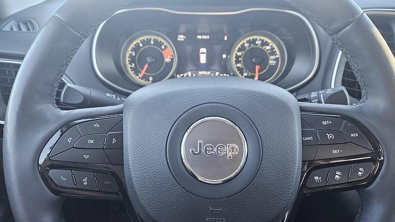 used 2023 Jeep Cherokee car, priced at $25,997