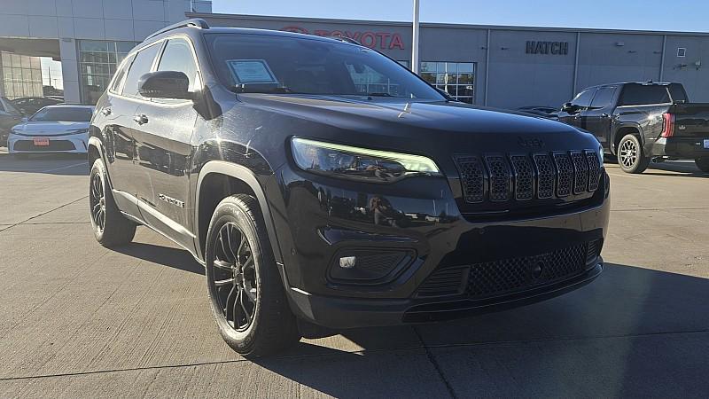 used 2023 Jeep Cherokee car, priced at $25,997