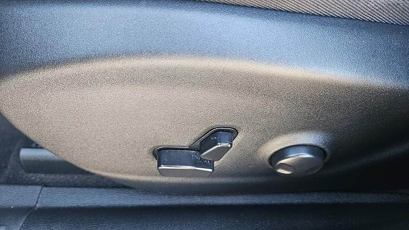 used 2023 Jeep Cherokee car, priced at $25,997
