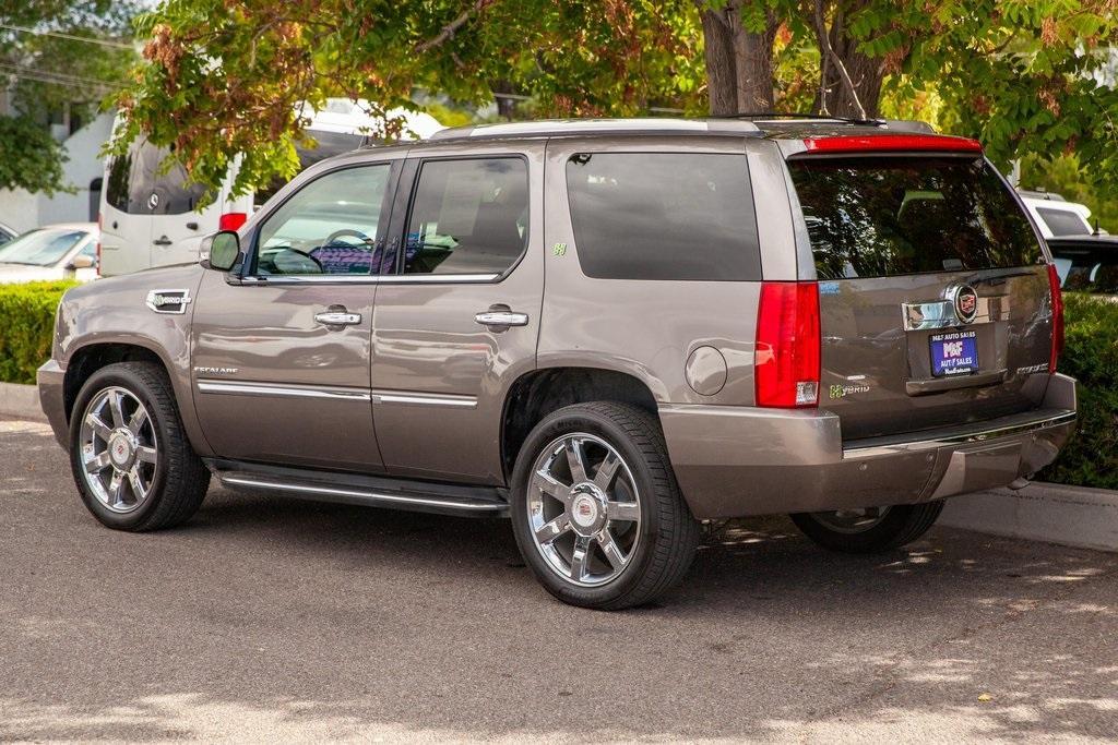 used 2011 Cadillac Escalade Hybrid car, priced at $17,950