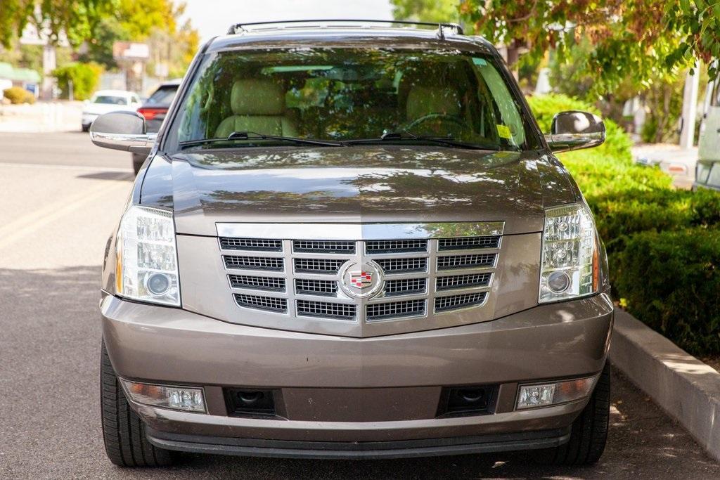 used 2011 Cadillac Escalade Hybrid car, priced at $17,950