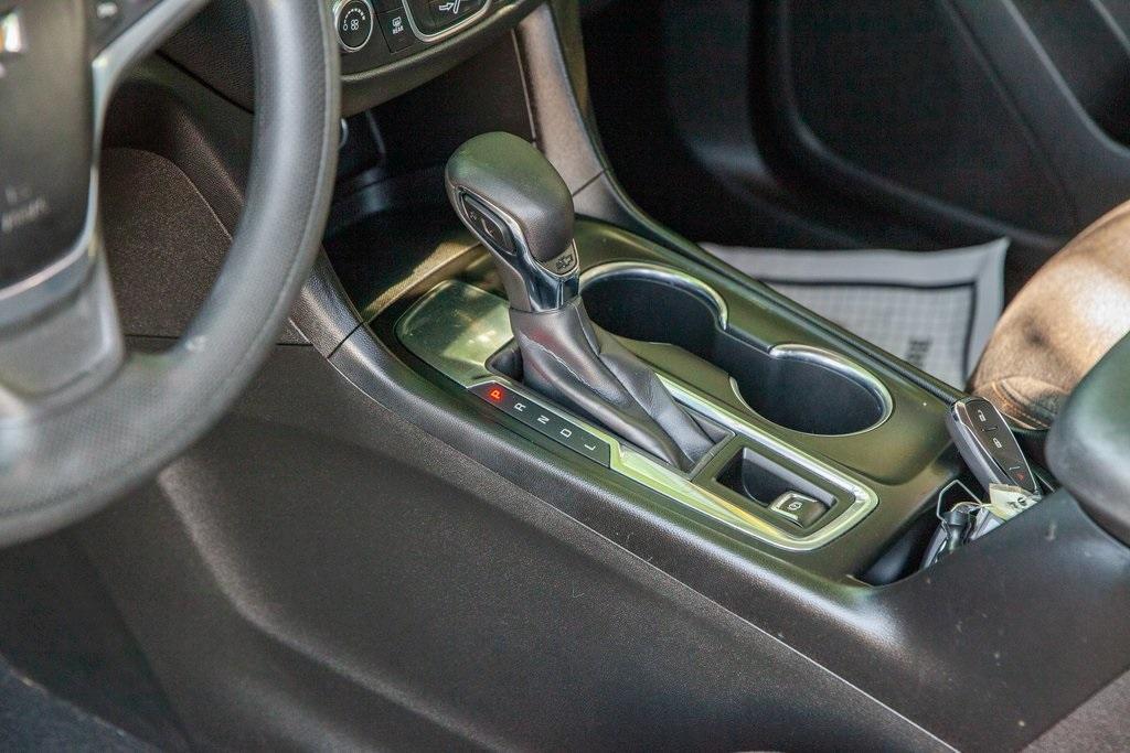 used 2022 Chevrolet Equinox car, priced at $17,499