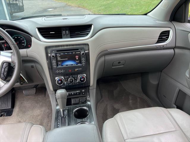 used 2015 Chevrolet Traverse car, priced at $11,995