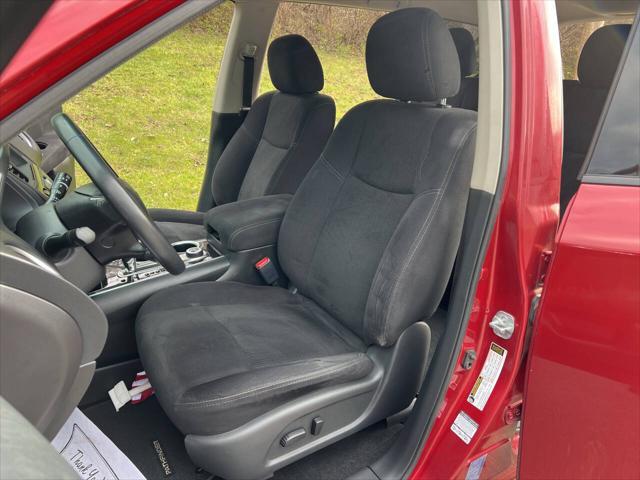 used 2014 Nissan Pathfinder car, priced at $9,995