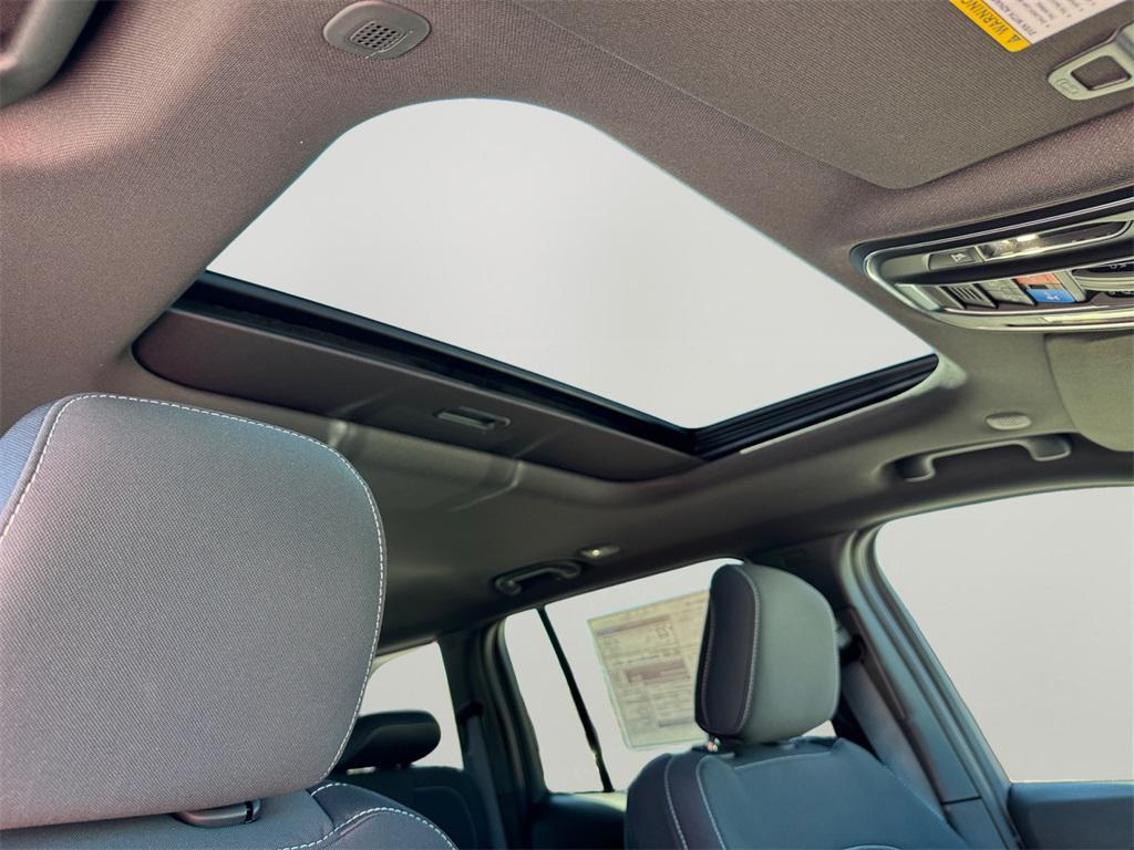 new 2025 Jeep Grand Cherokee car, priced at $39,925