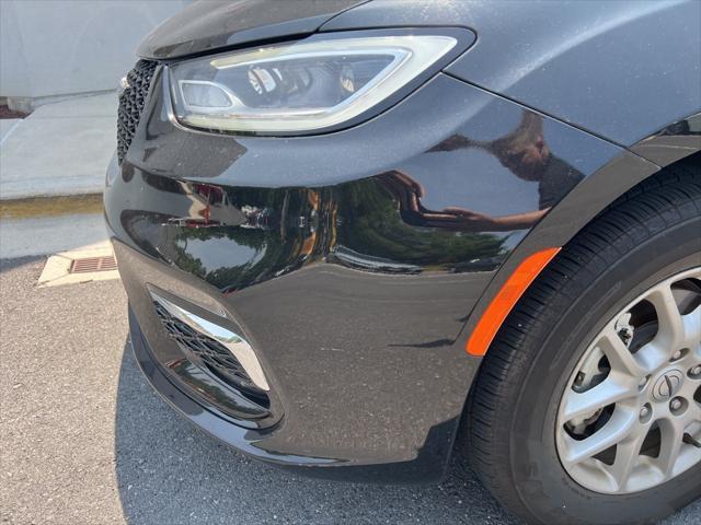 used 2023 Chrysler Pacifica car, priced at $22,498