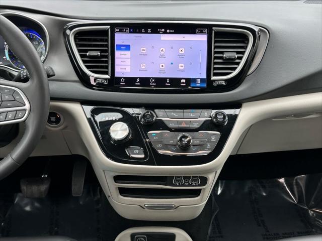 used 2023 Chrysler Pacifica car, priced at $21,754