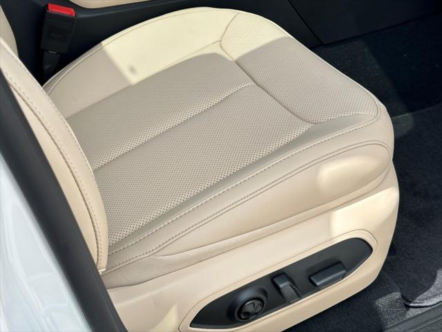 new 2025 Jeep Grand Cherokee car, priced at $48,726