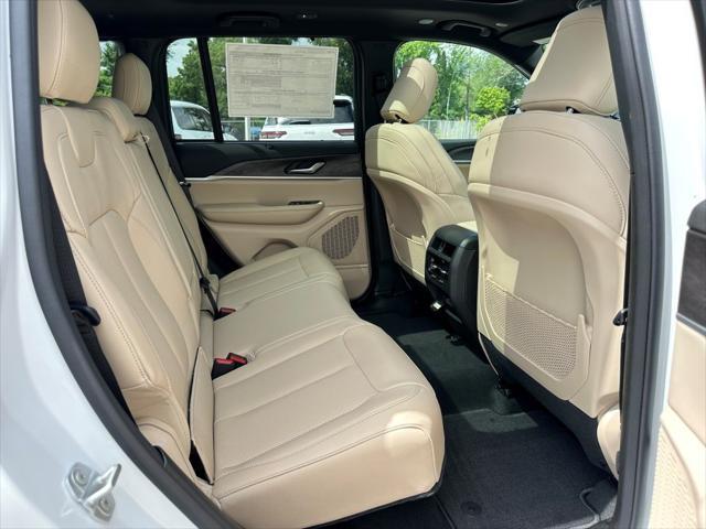 new 2025 Jeep Grand Cherokee car, priced at $48,726