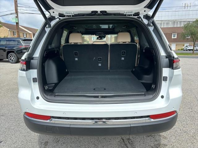 new 2025 Jeep Grand Cherokee car, priced at $48,726