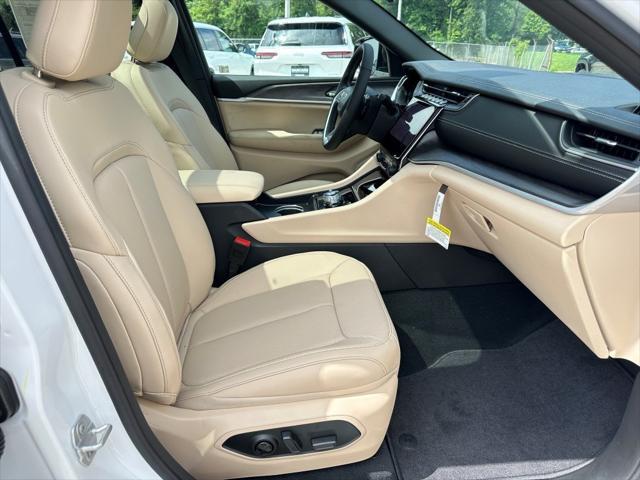 new 2025 Jeep Grand Cherokee car, priced at $48,726