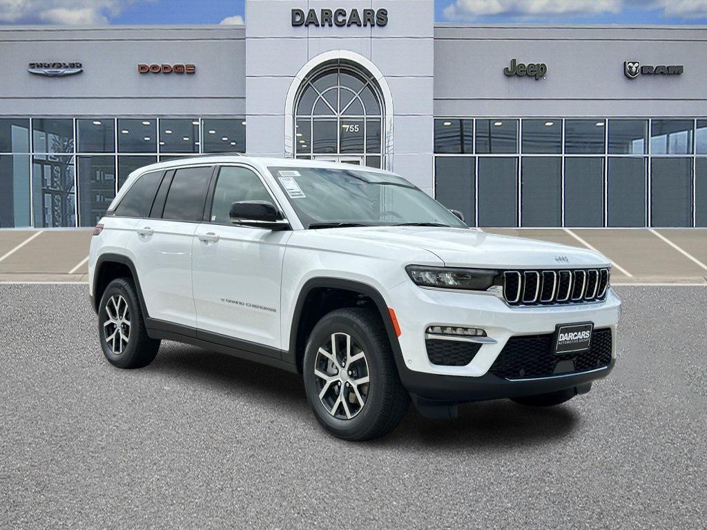 new 2025 Jeep Grand Cherokee car, priced at $49,000