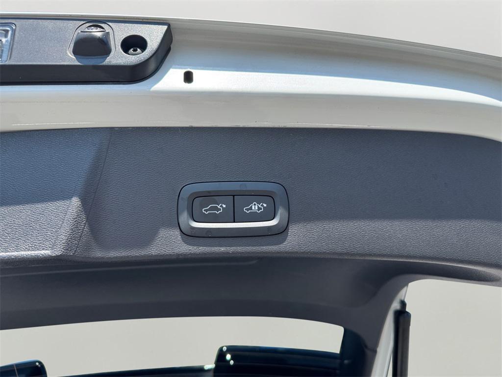 used 2024 Volvo XC40 Recharge Pure Electric car, priced at $40,283