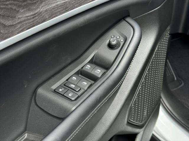 new 2025 Jeep Grand Cherokee L car, priced at $47,592