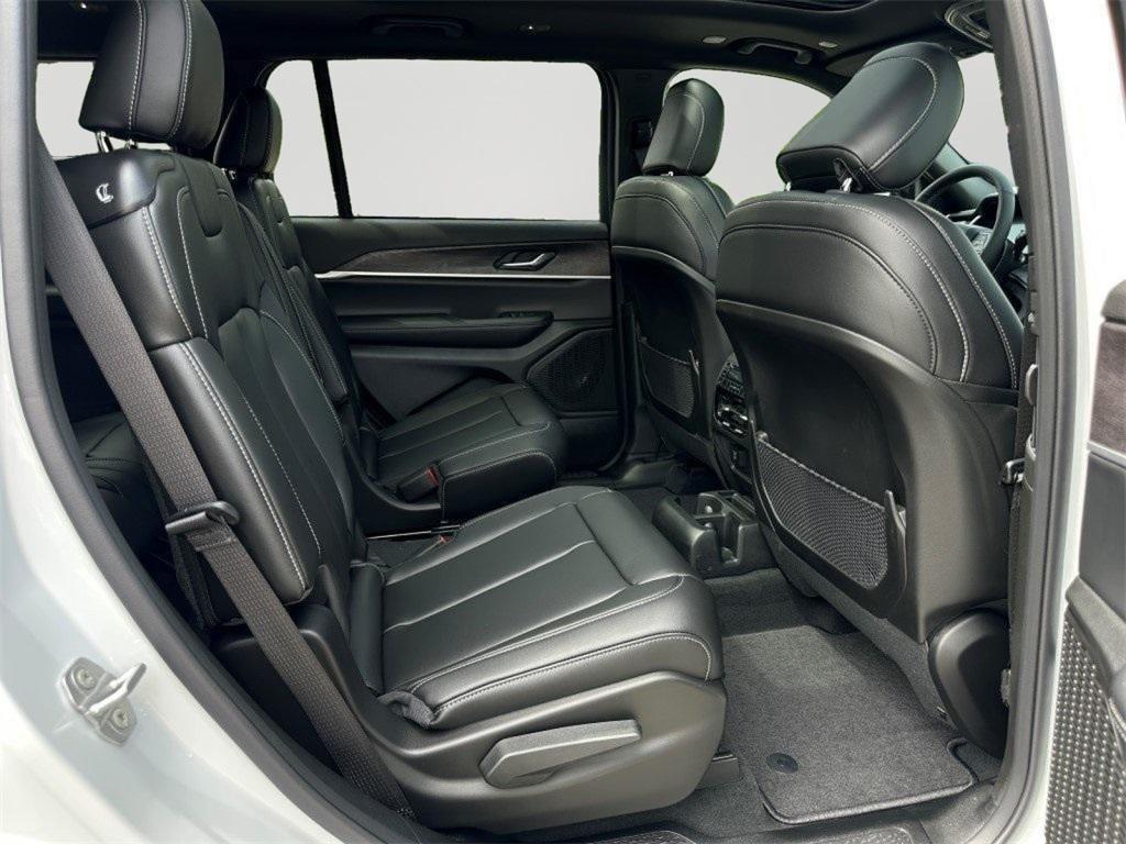 new 2025 Jeep Grand Cherokee L car, priced at $48,000
