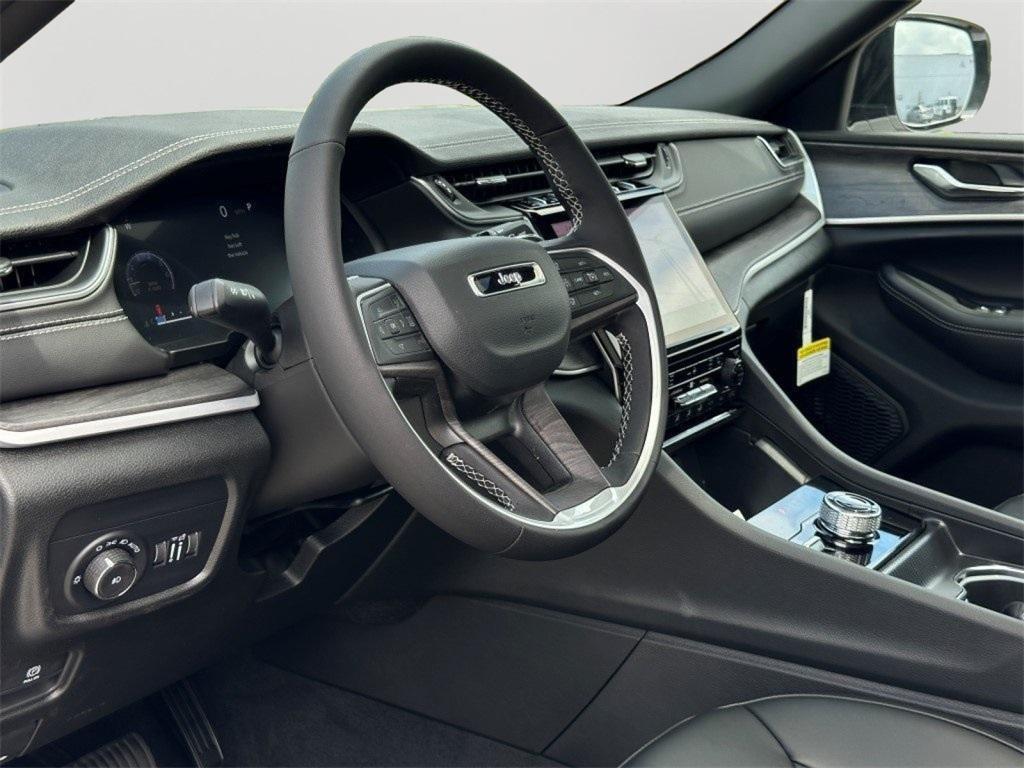 new 2025 Jeep Grand Cherokee L car, priced at $48,000