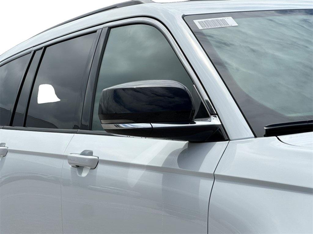 new 2025 Jeep Grand Cherokee L car, priced at $48,000