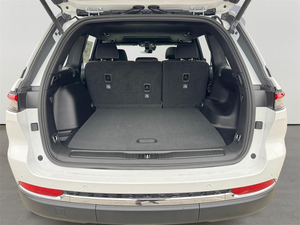 new 2025 Jeep Grand Cherokee car, priced at $41,325