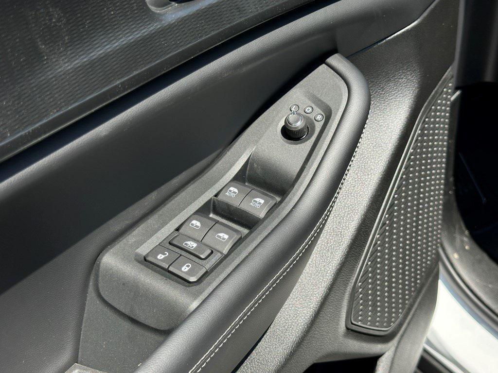 new 2025 Jeep Grand Cherokee car, priced at $43,750