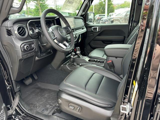 new 2025 Jeep Wrangler car, priced at $51,732