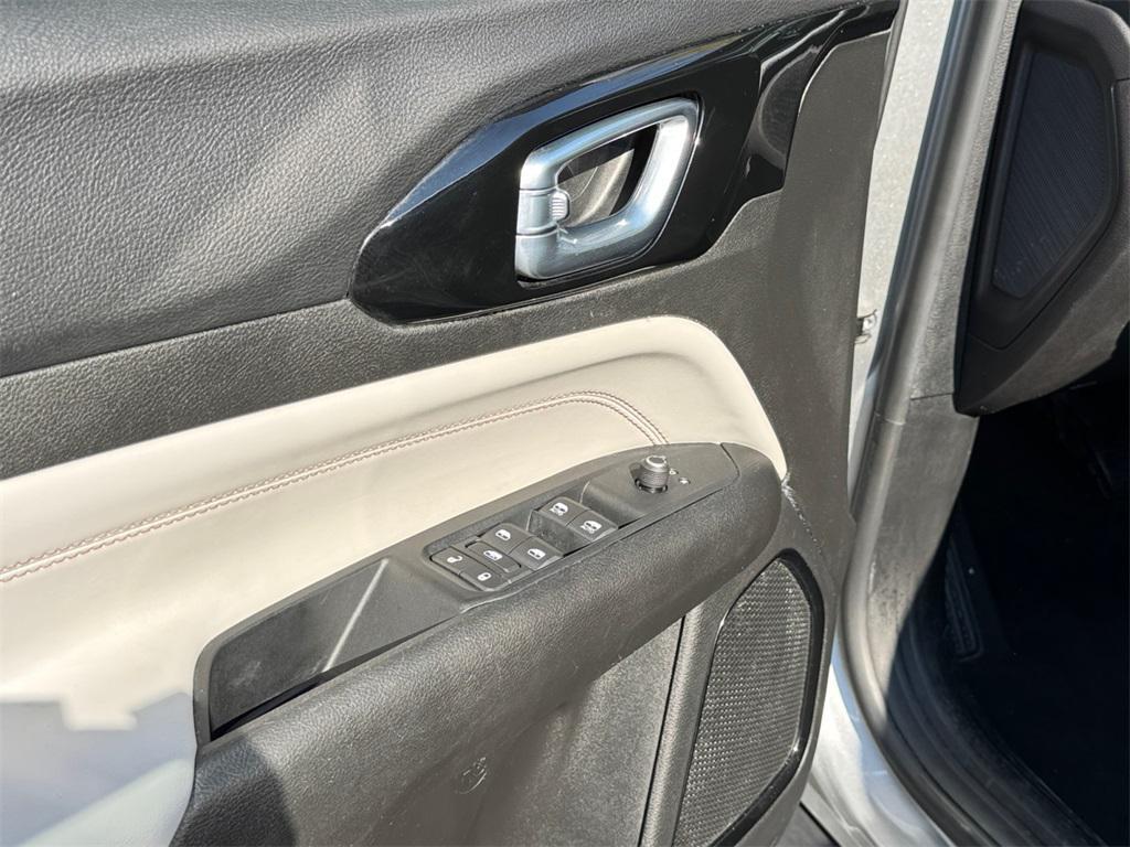 used 2022 Jeep Compass car, priced at $23,000