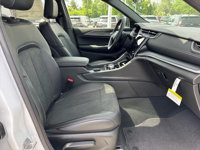 new 2025 Jeep Grand Cherokee L car, priced at $44,877