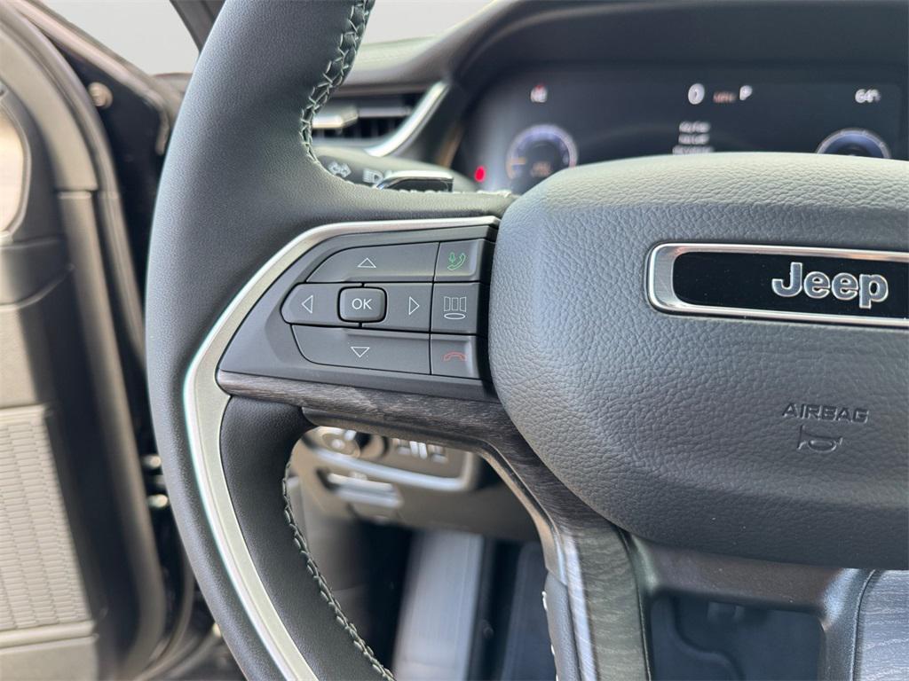 new 2025 Jeep Grand Cherokee car, priced at $51,480