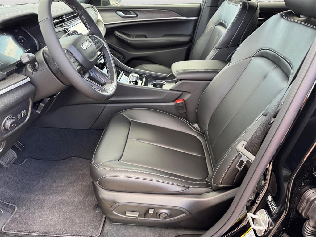 new 2025 Jeep Grand Cherokee car, priced at $51,480