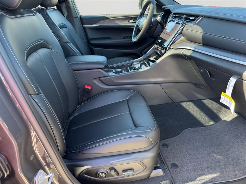 new 2025 Jeep Grand Cherokee L car, priced at $52,335