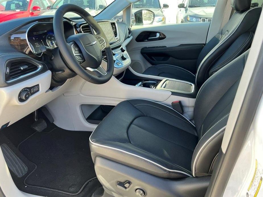 new 2024 Chrysler Pacifica car, priced at $47,137