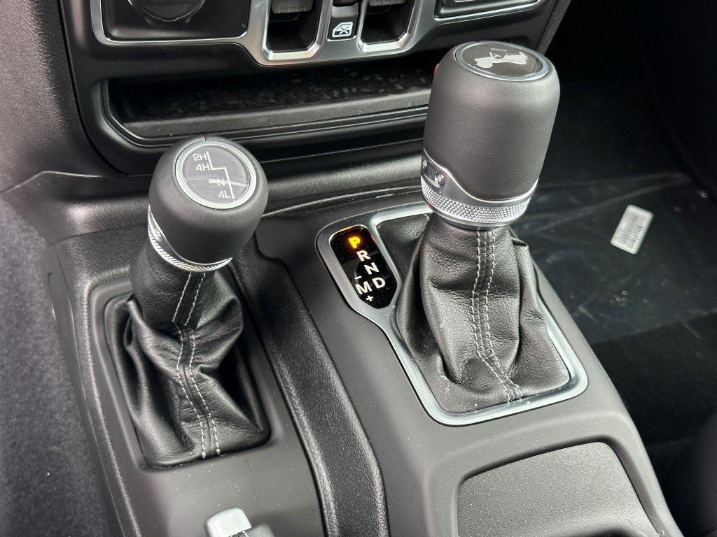 new 2025 Jeep Wrangler car, priced at $55,775