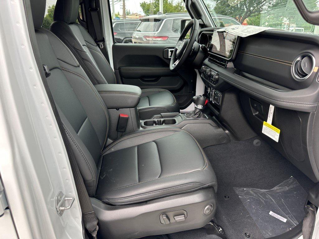 new 2025 Jeep Wrangler car, priced at $55,775