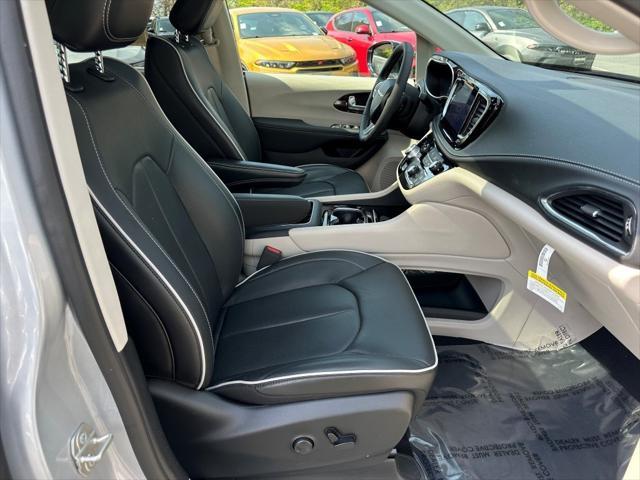 used 2023 Chrysler Pacifica car, priced at $41,442