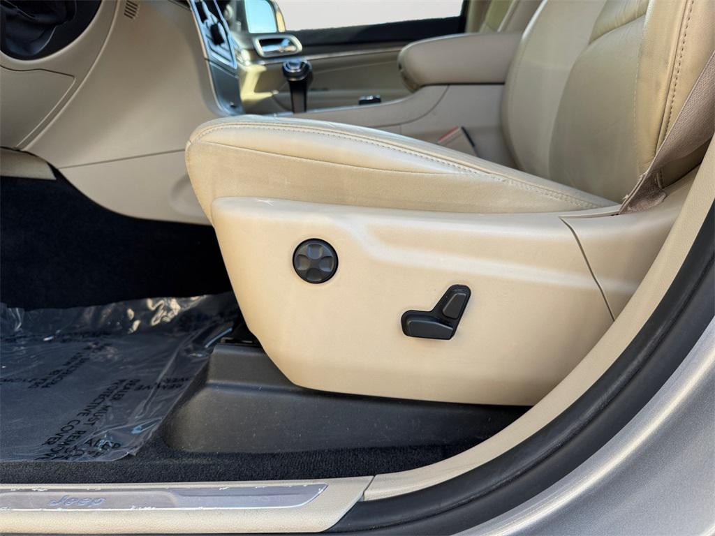 used 2014 Jeep Grand Cherokee car, priced at $10,300