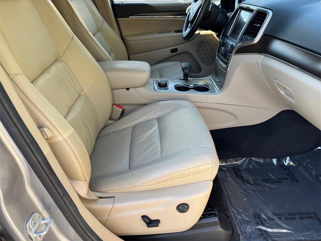 used 2014 Jeep Grand Cherokee car, priced at $10,300