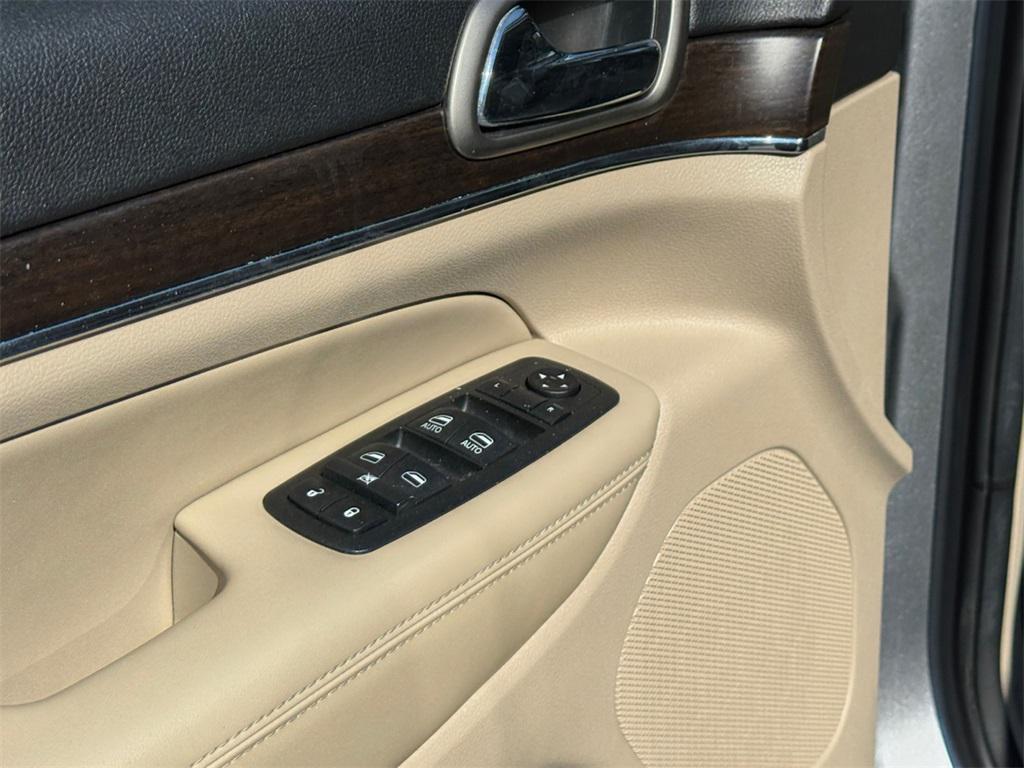 used 2014 Jeep Grand Cherokee car, priced at $10,300