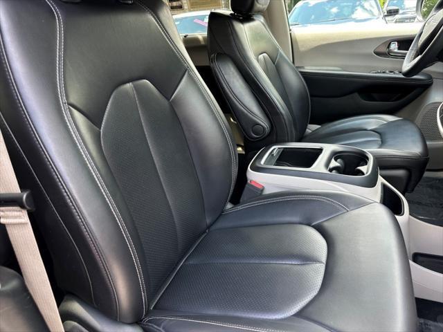 used 2023 Chrysler Pacifica car, priced at $22,000
