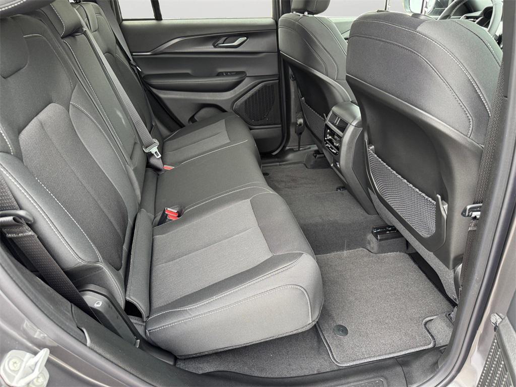 new 2025 Jeep Grand Cherokee car, priced at $39,875