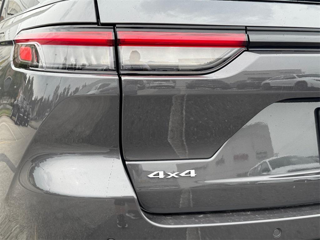 new 2025 Jeep Grand Cherokee car, priced at $39,875