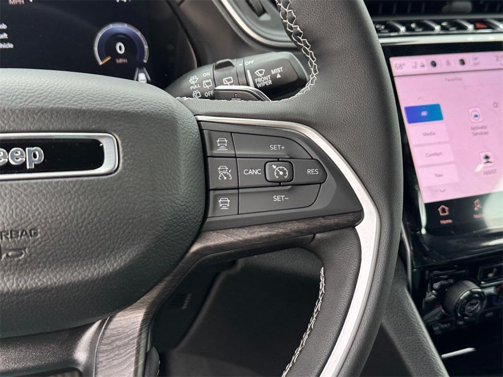 new 2025 Jeep Grand Cherokee car, priced at $50,485