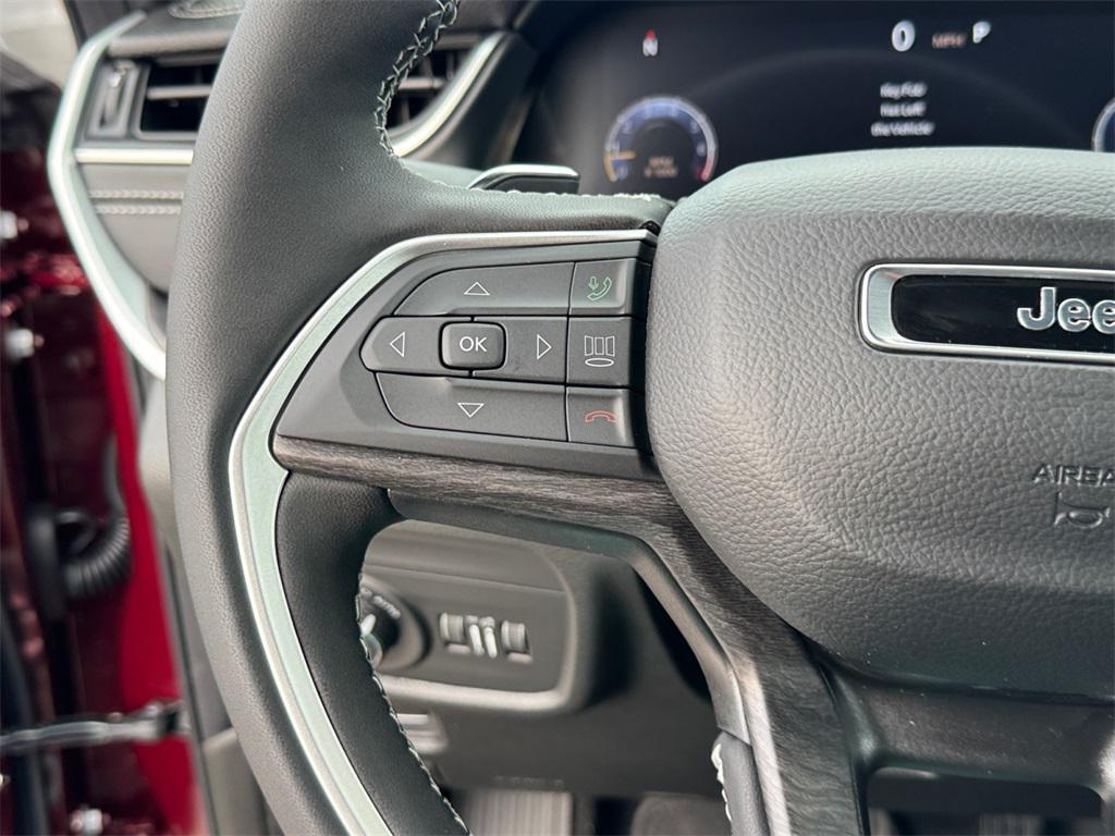 new 2025 Jeep Grand Cherokee car, priced at $50,485