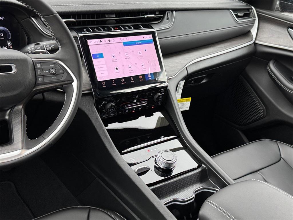 new 2025 Jeep Grand Cherokee car, priced at $50,485