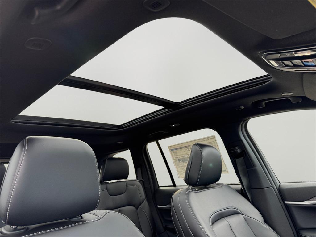 new 2025 Jeep Grand Cherokee car, priced at $50,485