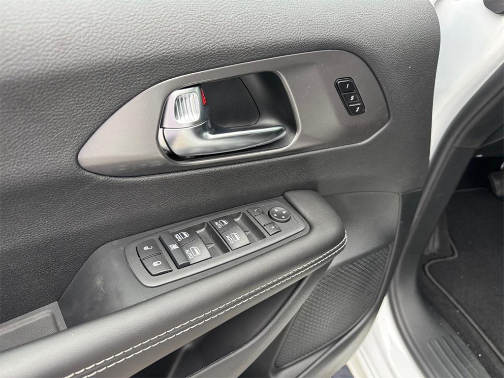 new 2026 Chrysler Pacifica car, priced at $42,835