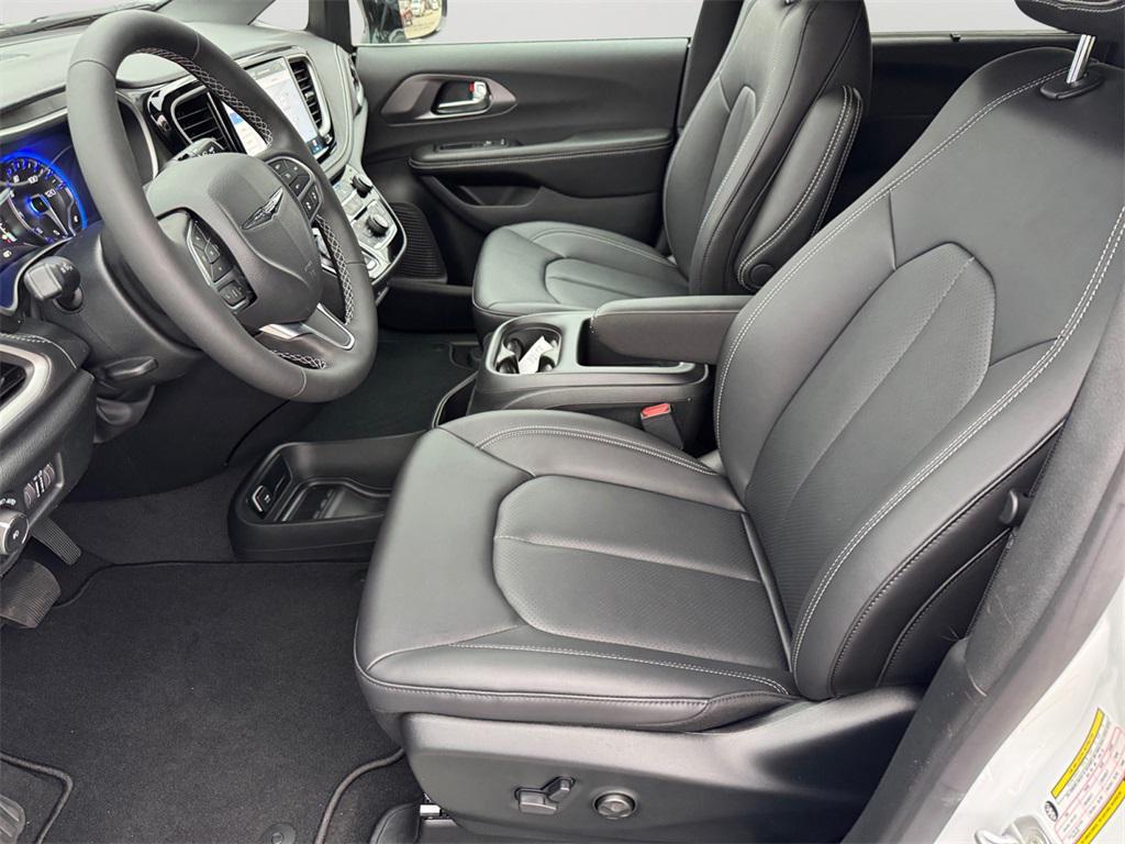 new 2026 Chrysler Pacifica car, priced at $42,835