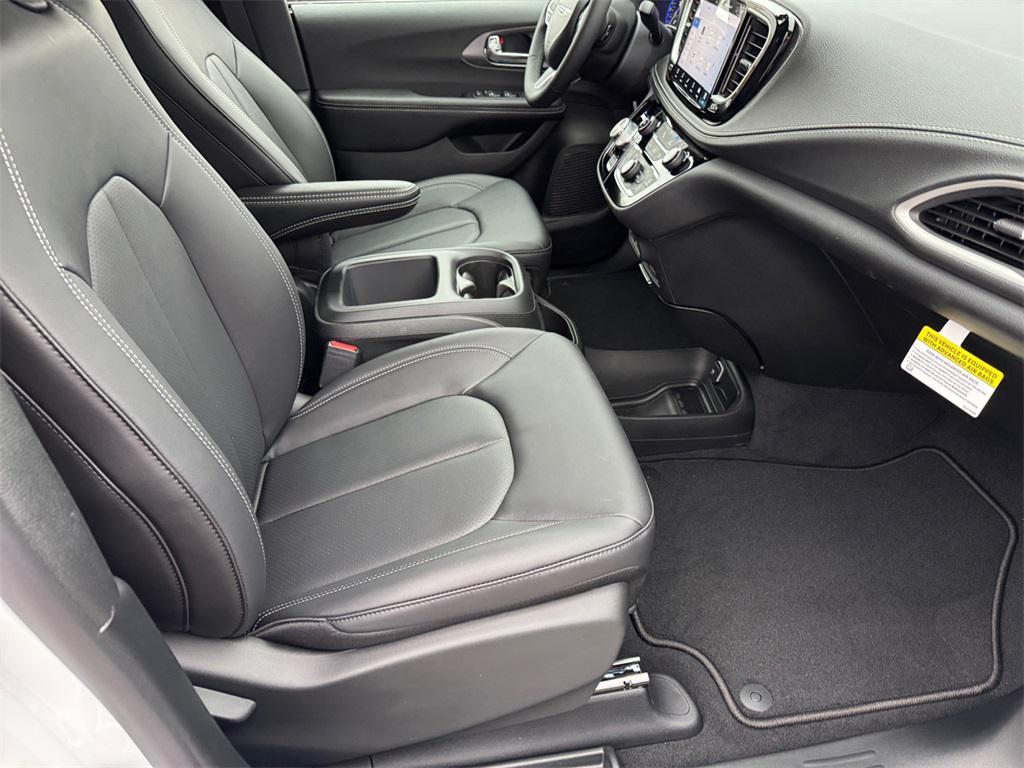 new 2026 Chrysler Pacifica car, priced at $42,835