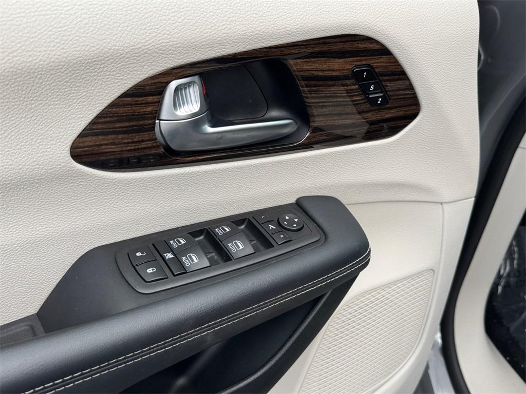 used 2023 Chrysler Pacifica car, priced at $40,000