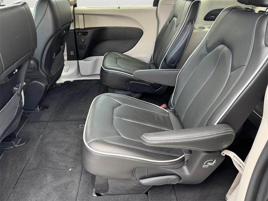 used 2023 Chrysler Pacifica car, priced at $40,000