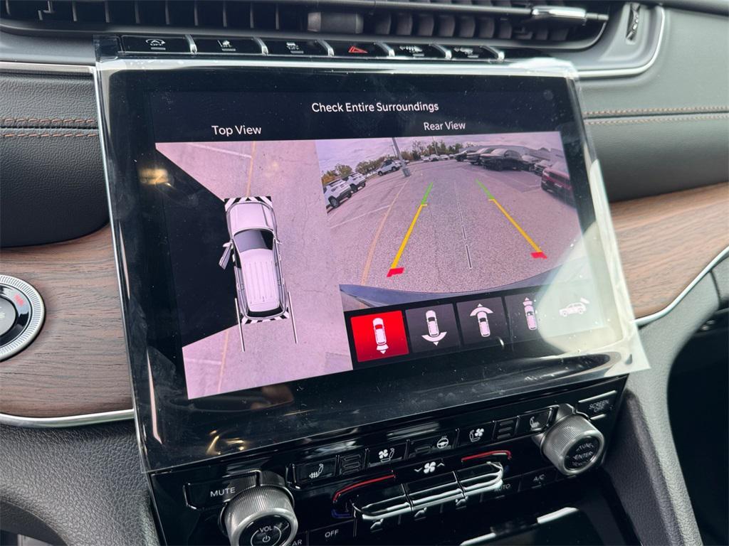 new 2025 Jeep Grand Cherokee car, priced at $65,000