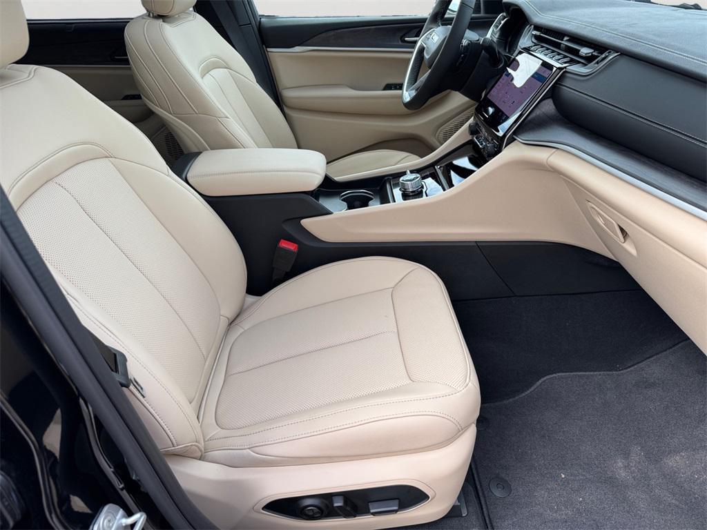 new 2025 Jeep Grand Cherokee L car, priced at $53,085